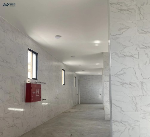 mkhazn-omkatb-llaygar-bbnaaa-hdyth-lm-yskn-baad-big-1