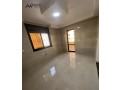 shkh-ardyh-fakhrh-fy-tbrbor-khlf-salh-lyaly-alshrk-mn-almalk-mbashrh-small-2