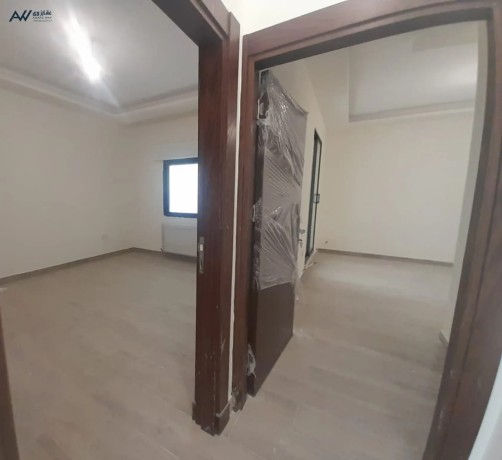 shk-fy-alkrsy-shbh-ardy-llbyaa-gdydh-ghyr-mskonh-msah-100-mtr-mn-almalk-big-4