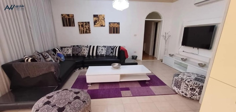 shk-mfrosh-ardy-mstkl-fy-dyr-ghbar-thlath-ghrf-nom-6851-big-1