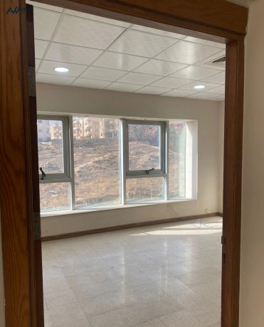 mktb-msah-160-mtr-fy-sharaa-algamaah-bsaar-mnafs-nhayy-big-2