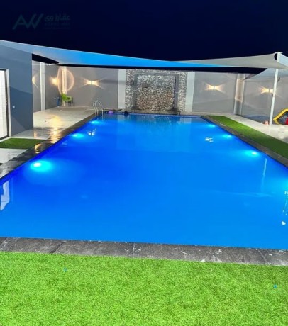 shalyh-ofyla-msbh-17-fy-7-alaaab-mayy-llatfal-maa-brkh-mnfslh-big-1