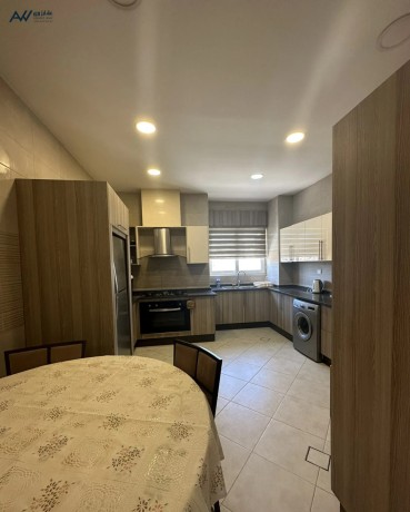 shk-mfrosh-llaygar-bmntk-algbyh-maa-atlal-big-0