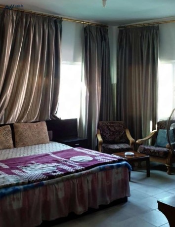 astdyohat-fargh-omfrosh-mkabl-alboab-alryysy-llgamaa-alardny-bsaar-mghry-big-2