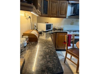شقة بالقرب من معرض عمان مميزة للبيع طابق أول 175م في أجمل مناطق الظهير/ ref 4034