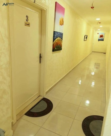 shkk-mfrosh-fakhr-yomy-mkabl-albhr-mbashrh-alaakbh-big-0