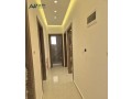 shk-llbyaa-mmyz-gda-fy-albnyat-tryk-almtar-gamaa-albtra-thalth-maa-alrof-mn-almalk-mbashr-small-4