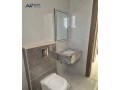 shk-llbyaa-mmyz-gda-fy-albnyat-tryk-almtar-gamaa-albtra-thalth-maa-alrof-mn-almalk-mbashr-small-2
