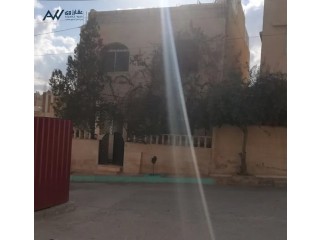 أقرأ الاعلان جيدا بيت مستقل فاخر طابقين نظام أمريكي واجهة حجر درج داخلي للبيع كاش أو أقساط بدفع اولى