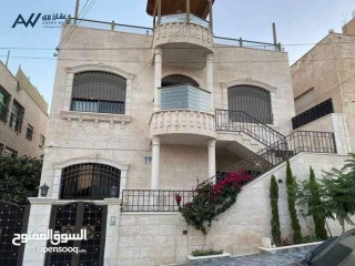 عمارة من طابقين مع تسوية للبيع