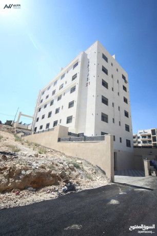 shkh-shbh-ardy-maalk-200-m-khargy-160-m-mrg-alhmam-balkrb-mn-doar-albkry-llbyaa-mn-almalk-mbashrh-big-1