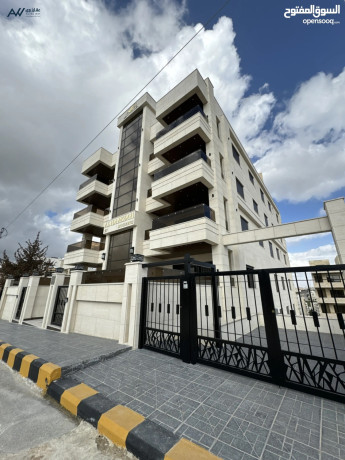 shkh-shbh-ardy-maalk-200-m-khargy-160-m-mrg-alhmam-balkrb-mn-doar-albkry-llbyaa-mn-almalk-mbashrh-big-0