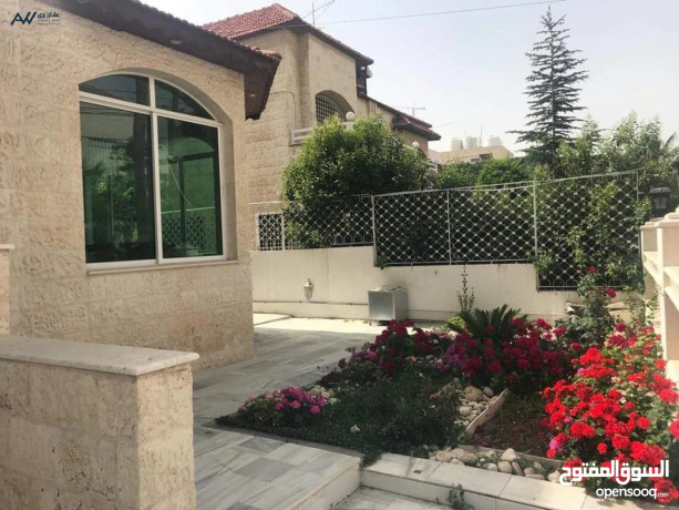 llbyaa-fyla-mstkl-albnaaa-am-athynh-aal-msah-ard-741-m-big-0