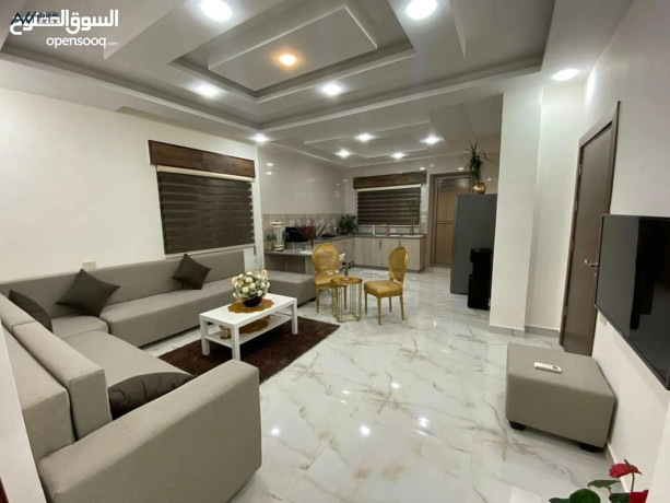 shk-mfrosh-ao-nsf-mfrosh-mdkhl-mstkl-150-mtr-maa-msahat-khalrgy-llaygar-khlf-alrahbat-mn-almalk-mbashr-big-2