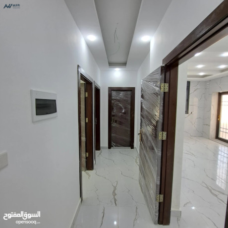 shk-150-mtr-llbyaa-fy-alhsn-tshtybat-mmyzh-o-akl-saar-mn-almalk-mbashrh-big-0