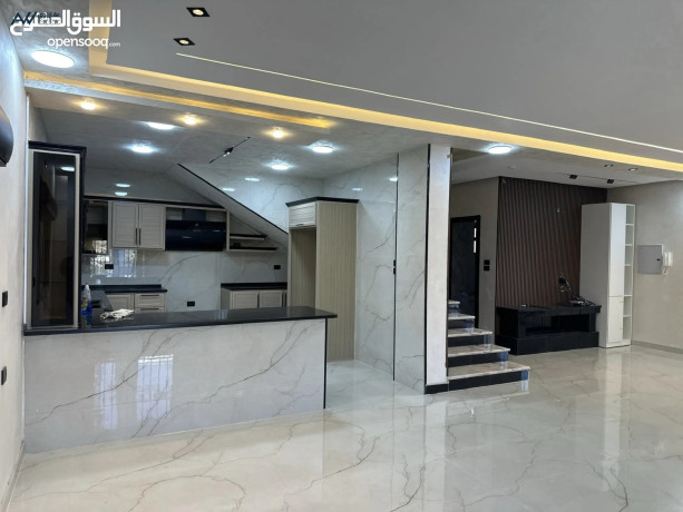 shalyh-vib-fkhm-gda-llbyaa-fy-alaaalok-mn-almalk-mbashr-big-1