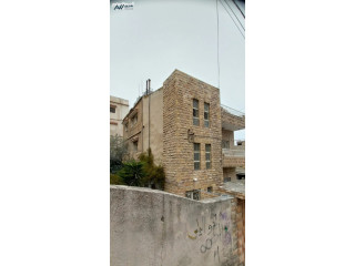عمارة مع قطعة أرض في منطقة الأشرفية 550 متر مربع, *** مميز ***