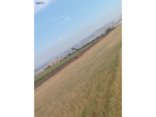 أرض مميزة للبيع في موقع استراتيجي بين عمان ومادبا