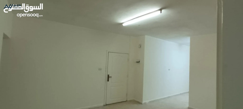 shkh-llaygar-fy-alkoysmh-gbl-alhdyd-bkrb-mn-msgd-abo-anshysh-big-0