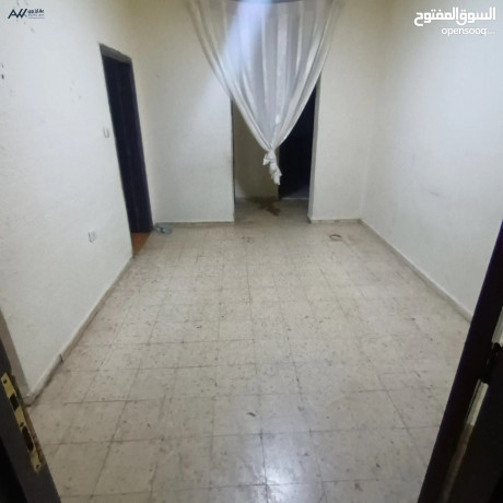 shkh-llaygar-fy-alkoysmh-gbl-alhdyd-bkrb-mn-msgd-abo-anshysh-big-2