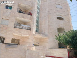 شقة فارغة من المالك مباشره للعائلات فقط