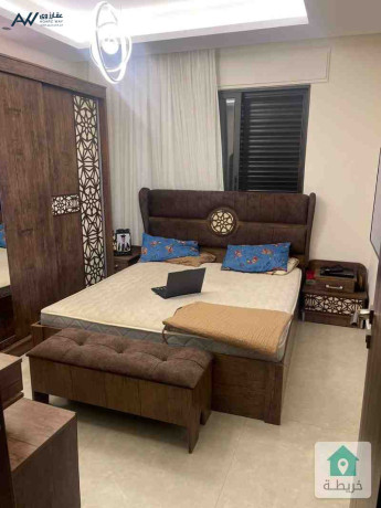 shkh-albyaa-fy-am-alsmak-big-2