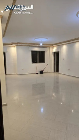 shkh-llaygar-fy-arbd-alrabyh-krb-mstshf-alngah-big-1