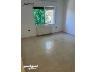 شقة فارغة - الشميساني - 2نوم - قرب الخدمات